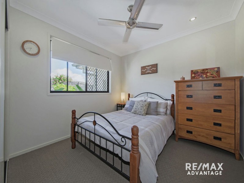 82 Schooner Circuit, Manly West QLD 4179