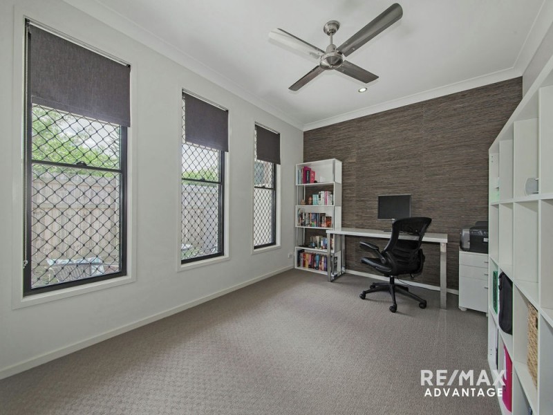 82 Schooner Circuit, Manly West QLD 4179