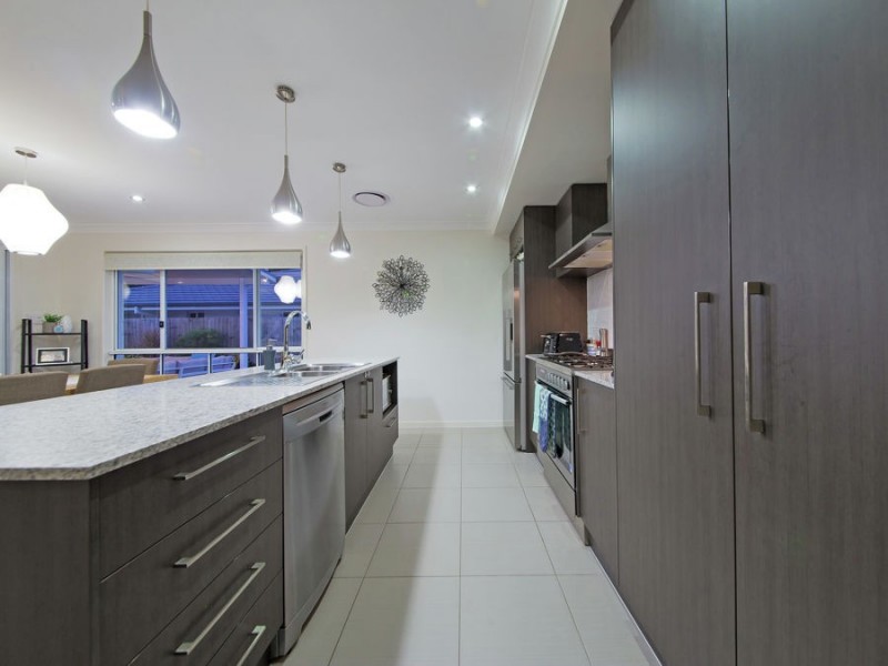 12 Harrogate Place, Gumdale QLD 4154