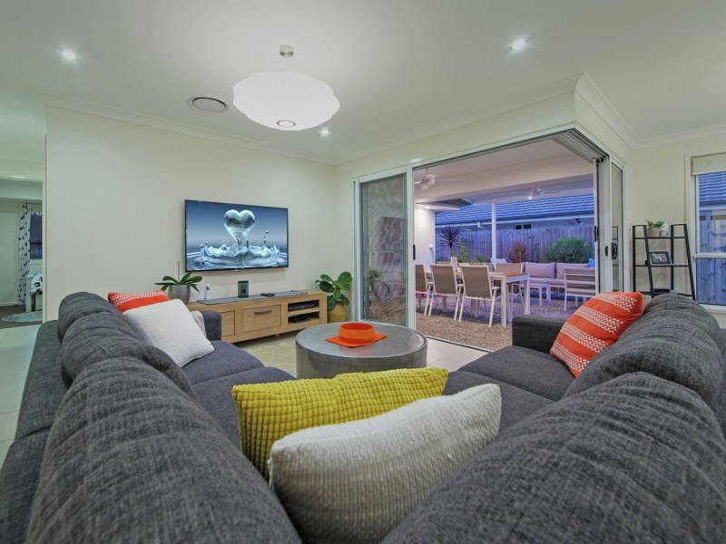 12 Harrogate Place, Gumdale QLD 4154