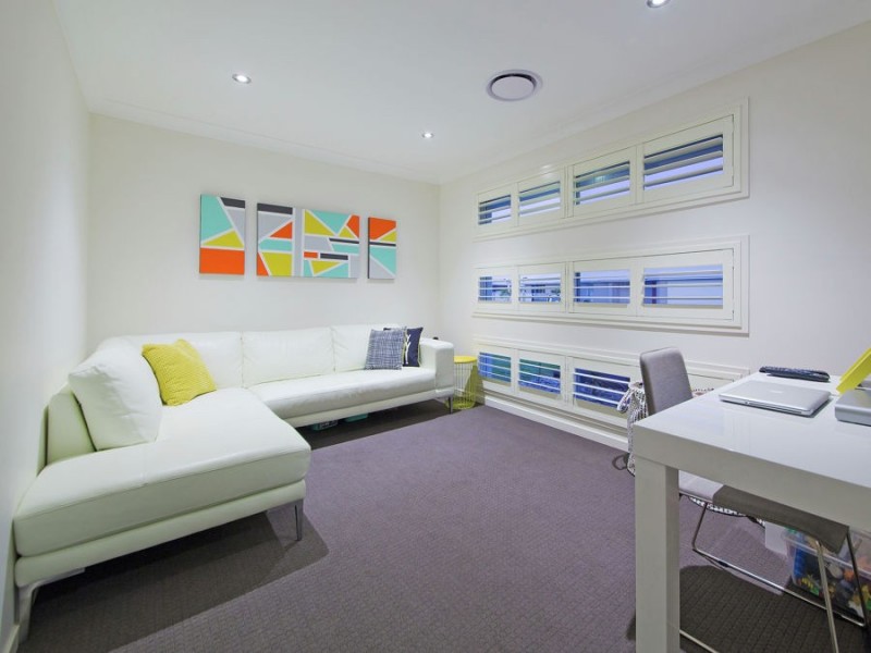 12 Harrogate Place, Gumdale QLD 4154