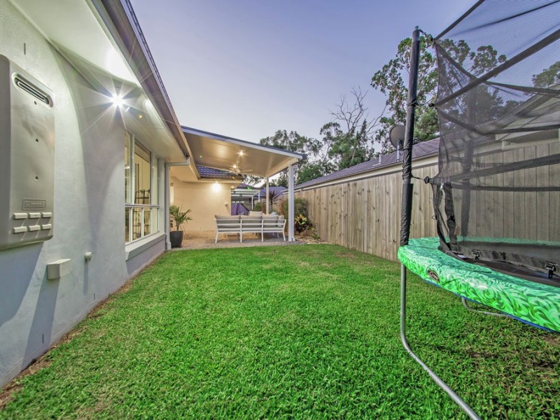 12 Harrogate Place, Gumdale QLD 4154