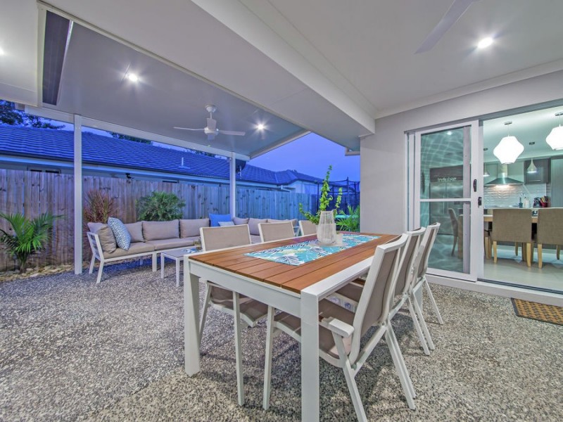 12 Harrogate Place, Gumdale QLD 4154