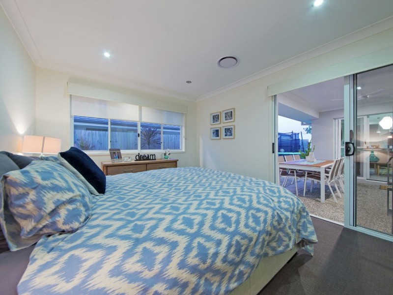 12 Harrogate Place, Gumdale QLD 4154