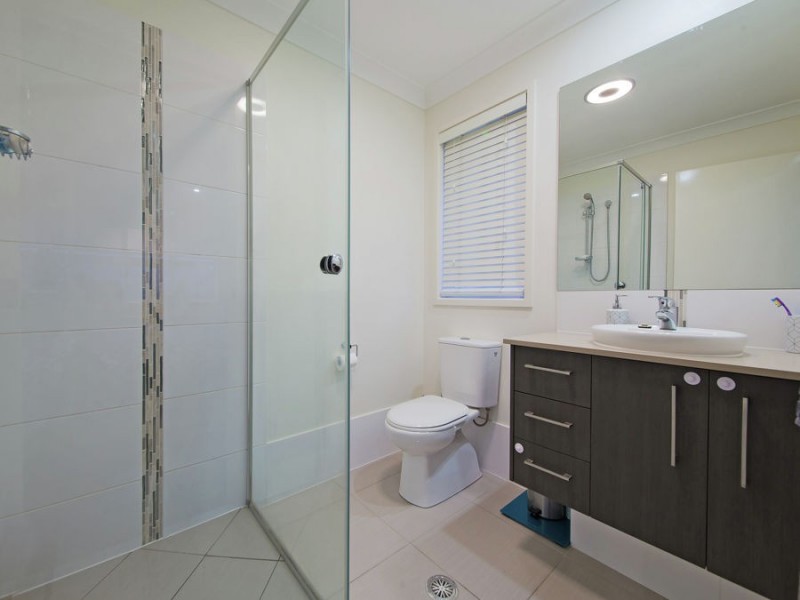 12 Harrogate Place, Gumdale QLD 4154