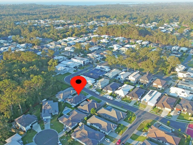 12 Harrogate Place, Gumdale QLD 4154