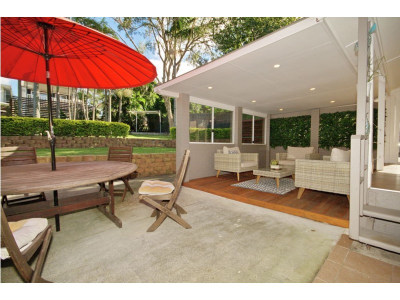 41 Bernays Road, Wynnum West QLD 4178