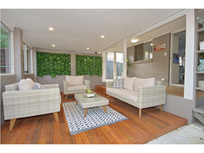 41 Bernays Road, Wynnum West QLD 4178