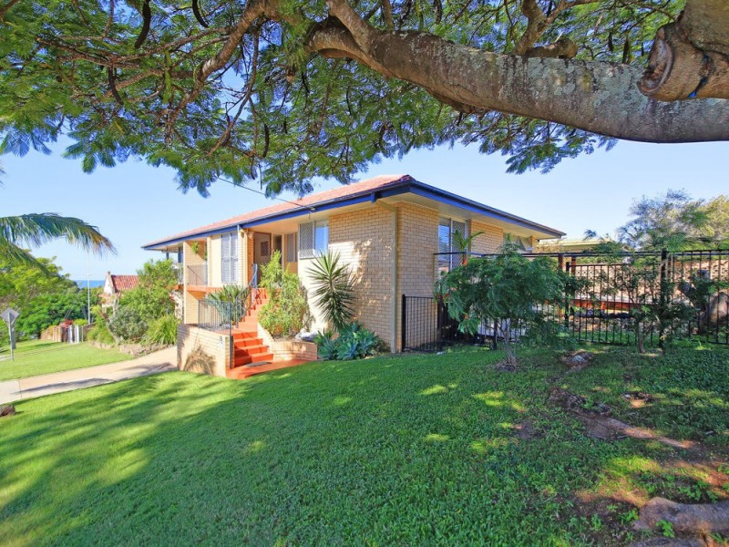16 Valetta Street, Manly QLD 4179