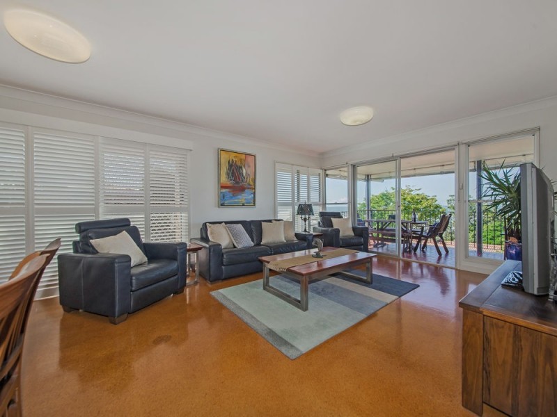 16 Valetta Street, Manly QLD 4179