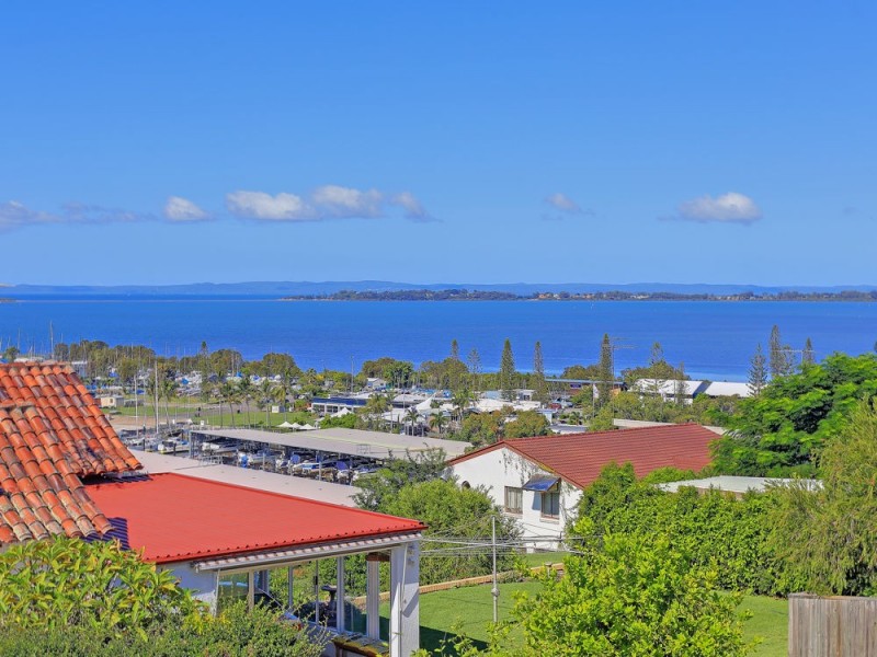 16 Valetta Street, Manly QLD 4179