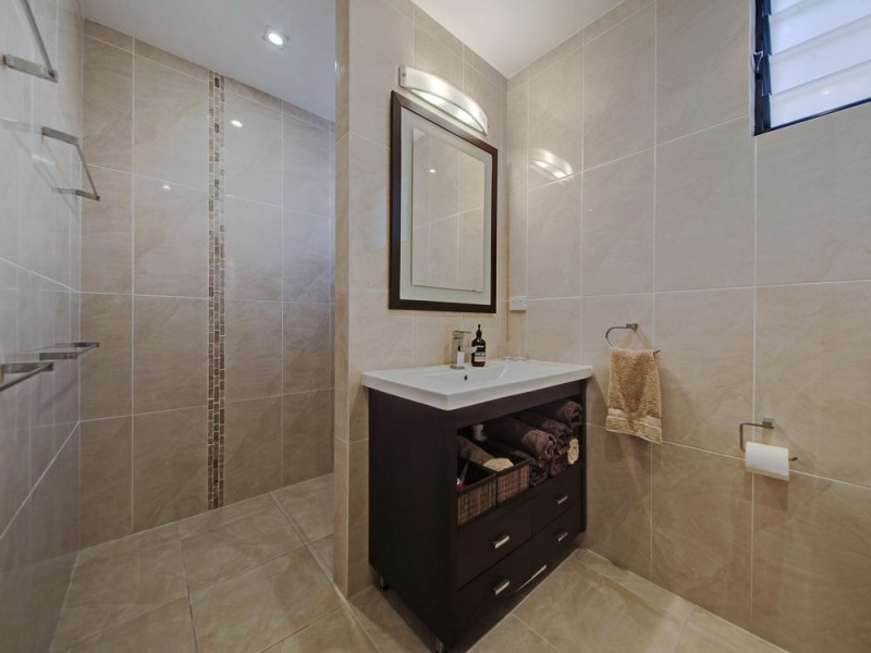 16 Valetta Street, Manly QLD 4179