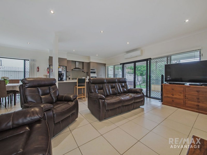 16 Montrose Parade, Wynnum West QLD 4178