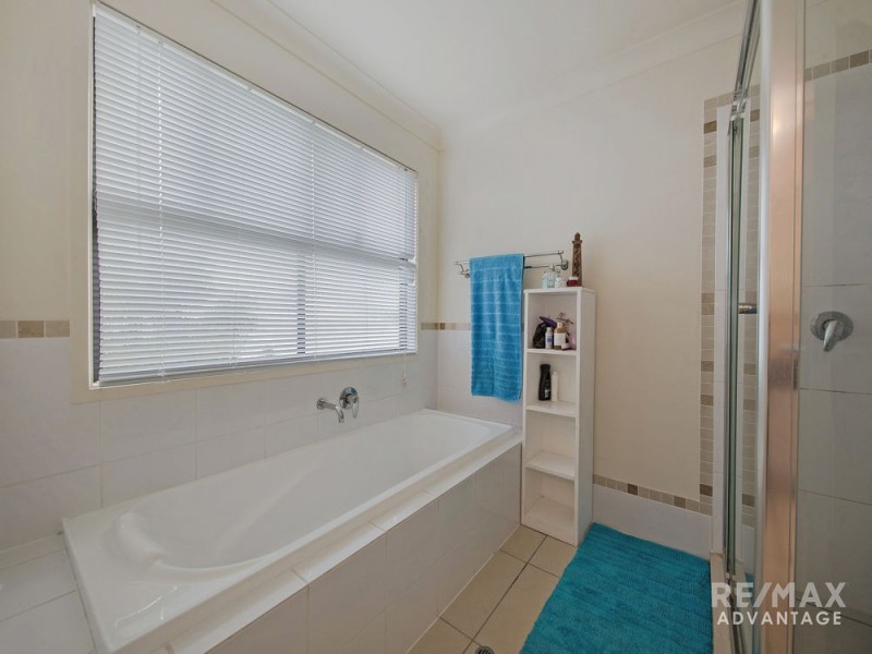 16 Montrose Parade, Wynnum West QLD 4178