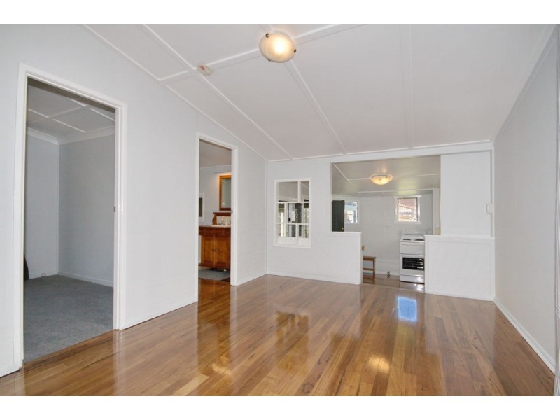 30 Oakley Street, Manly QLD 4179