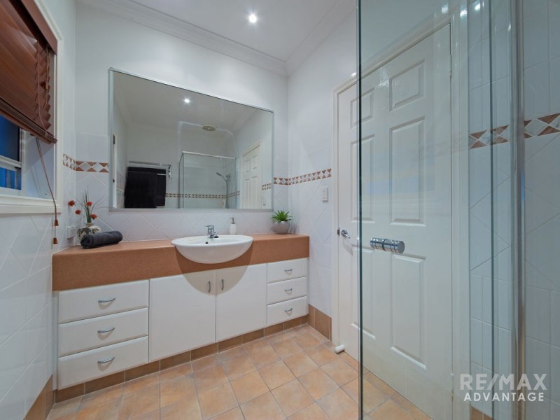 156 Gordon Parade, Manly QLD 4179