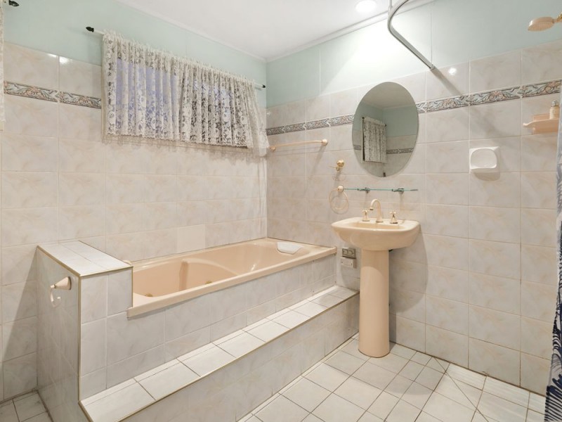 27a Haig Street, Wynnum West QLD 4178