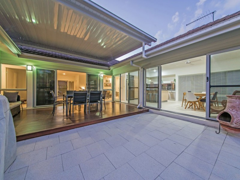 20 Hawksbury Crescent, Wakerley QLD 4154