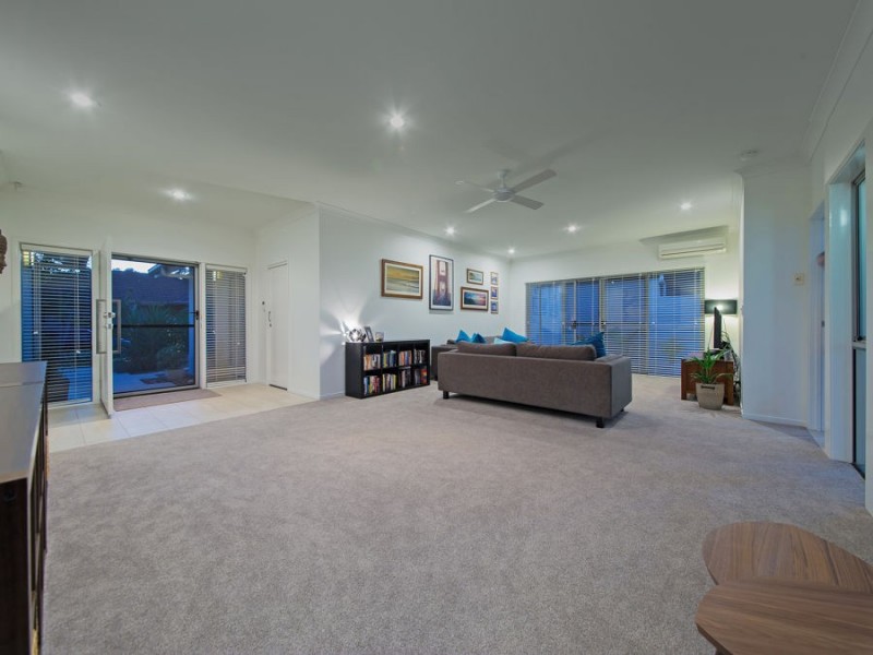 20 Hawksbury Crescent, Wakerley QLD 4154