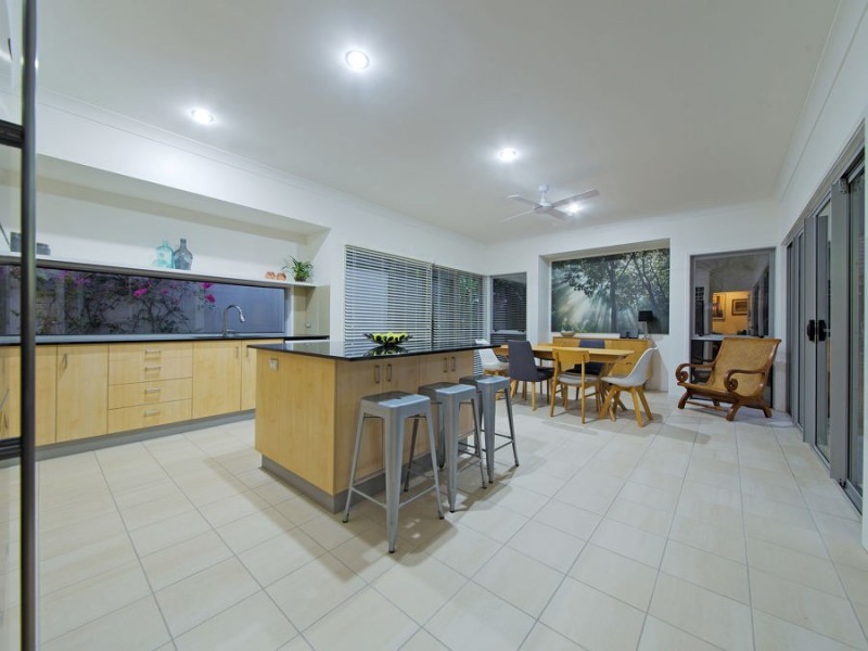 20 Hawksbury Crescent, Wakerley QLD 4154