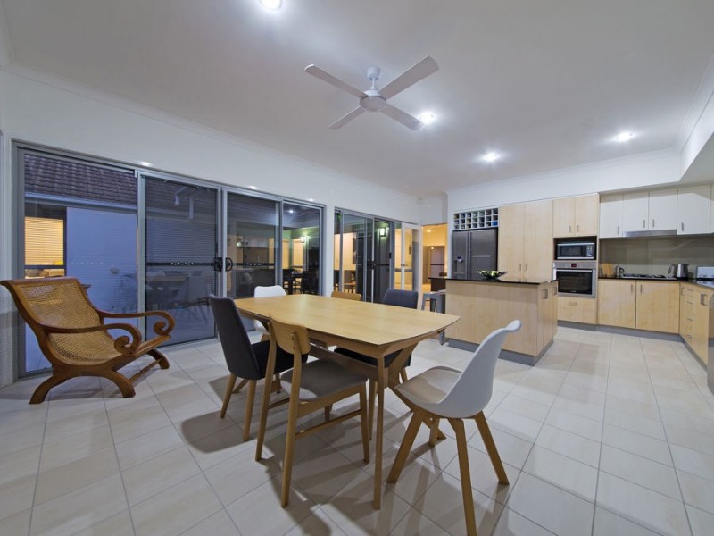 20 Hawksbury Crescent, Wakerley QLD 4154