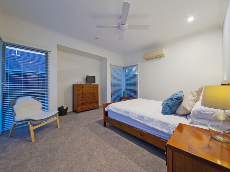 20 Hawksbury Crescent, Wakerley QLD 4154