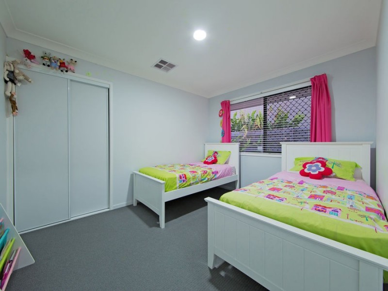 59 Moss Road, Wakerley QLD 4154