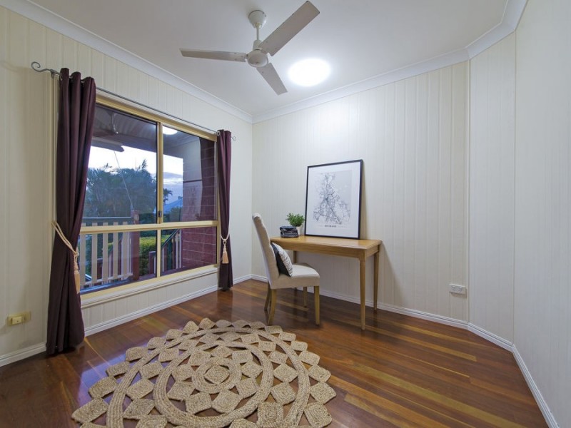 73 Tallow Wood Place, Mount Gravatt East QLD 4122