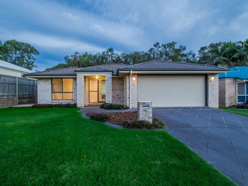 12 Cliff Close, Wakerley QLD 4154