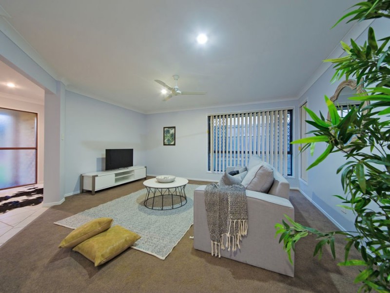 12 Cliff Close, Wakerley QLD 4154