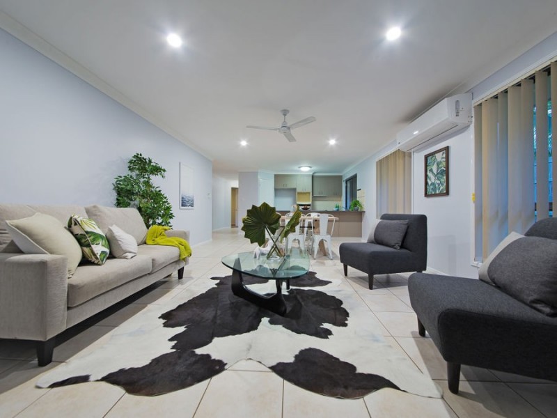 12 Cliff Close, Wakerley QLD 4154