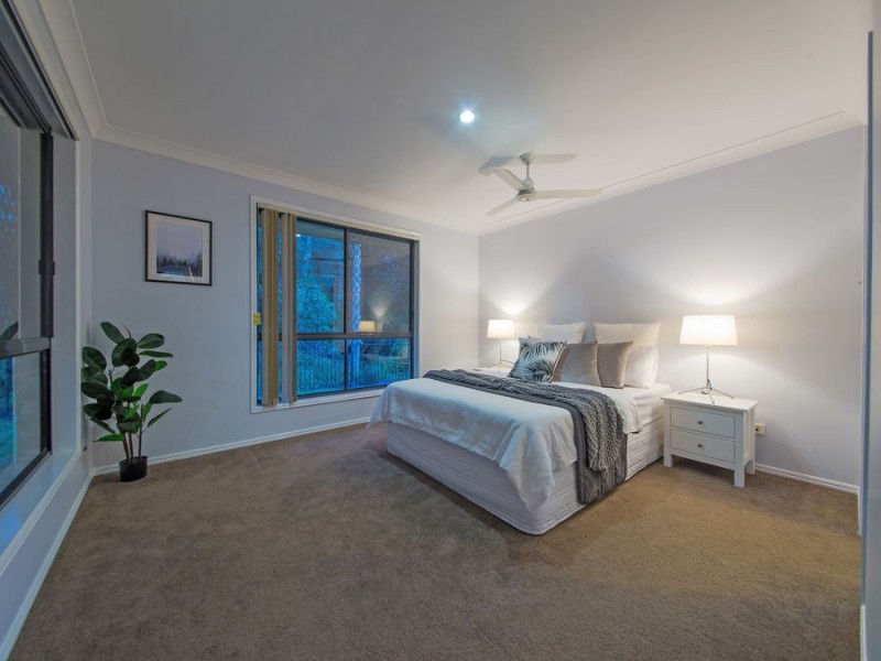 12 Cliff Close, Wakerley QLD 4154