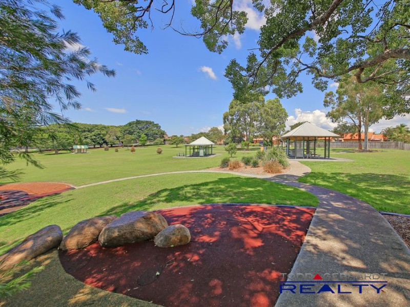 12 Cliff Close, Wakerley QLD 4154