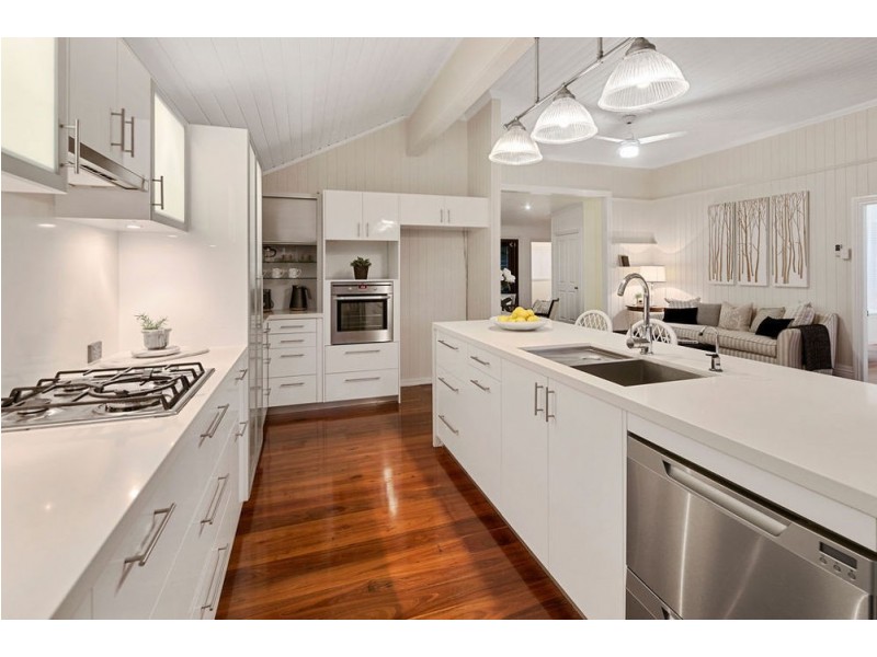 69 Kingsley Terrace, Wynnum QLD 4178