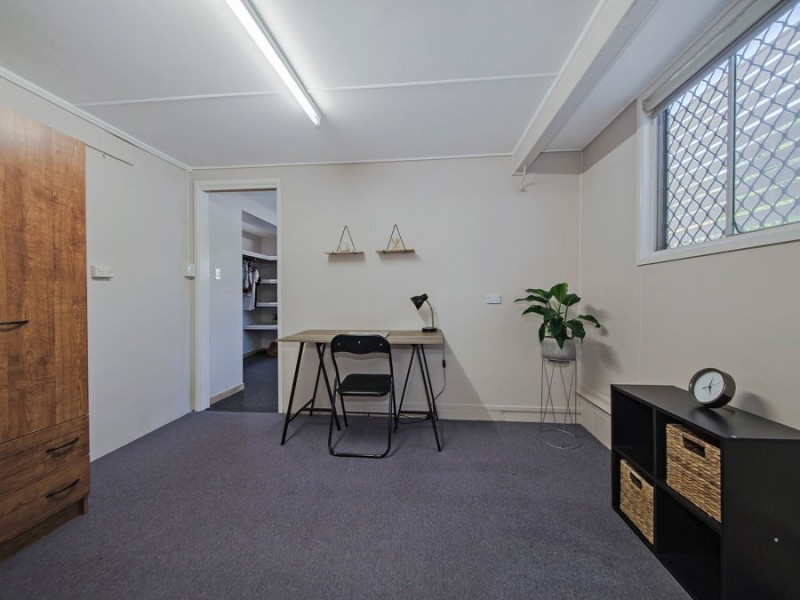 156 Kamarin Street, Manly West QLD 4179