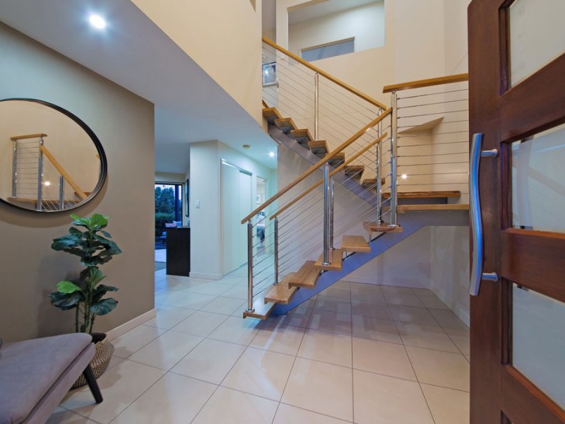 63 Rowland Avenue, Wakerley QLD 4154