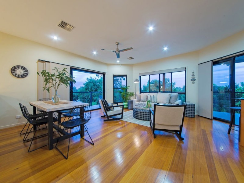 63 Rowland Avenue, Wakerley QLD 4154