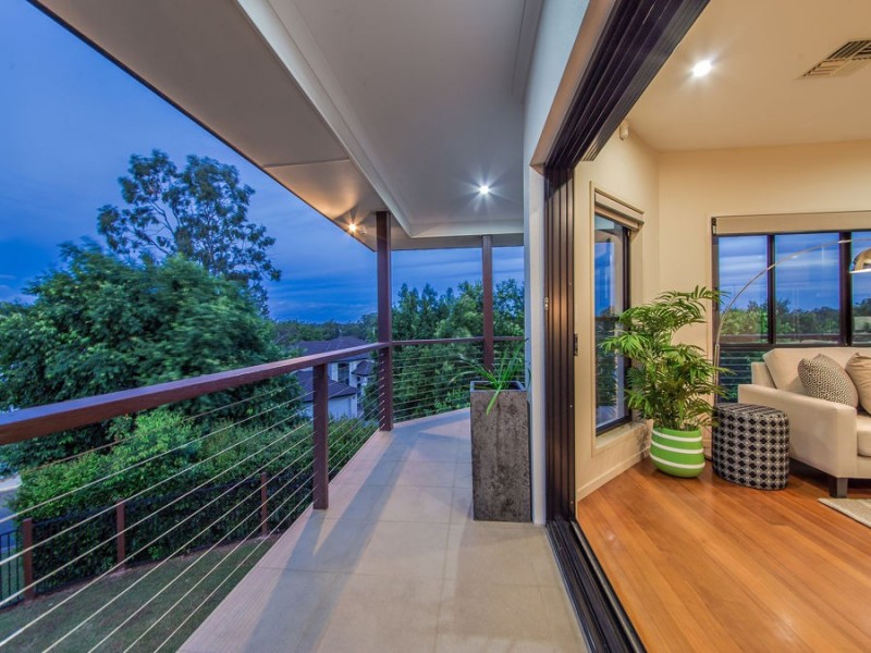 63 Rowland Avenue, Wakerley QLD 4154