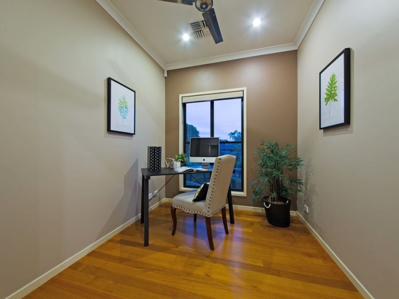 63 Rowland Avenue, Wakerley QLD 4154