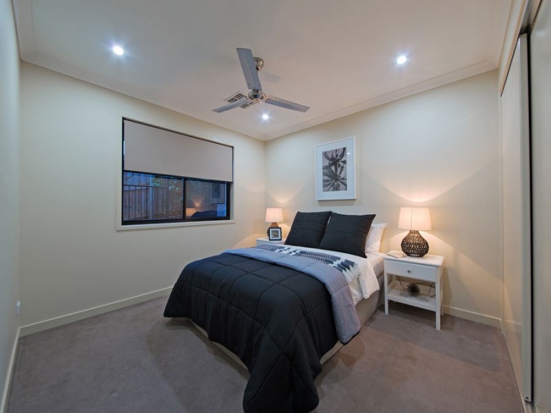 63 Rowland Avenue, Wakerley QLD 4154