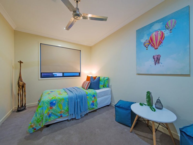 63 Rowland Avenue, Wakerley QLD 4154