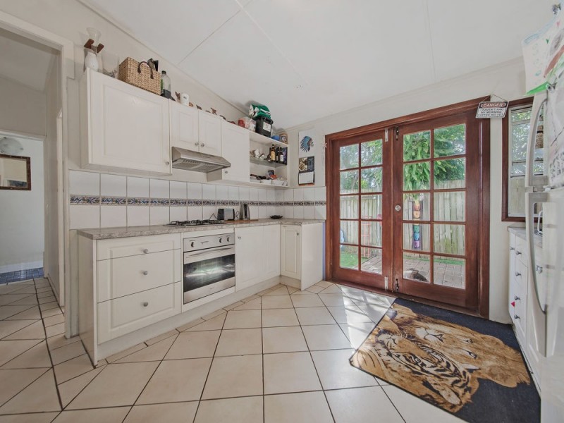 27 Strawberry Road, Manly West QLD 4179