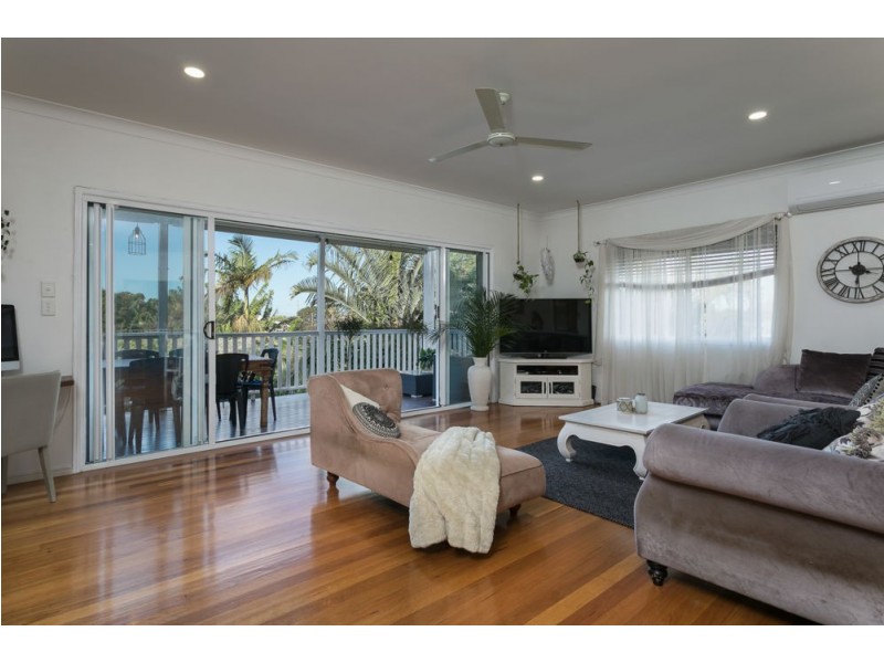 4 Regent Street, Wynnum West QLD 4178