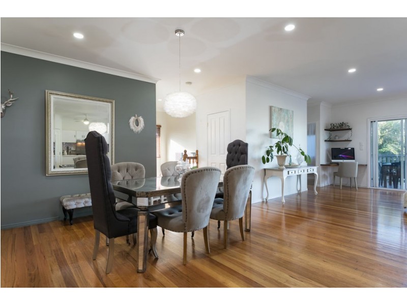 4 Regent Street, Wynnum West QLD 4178