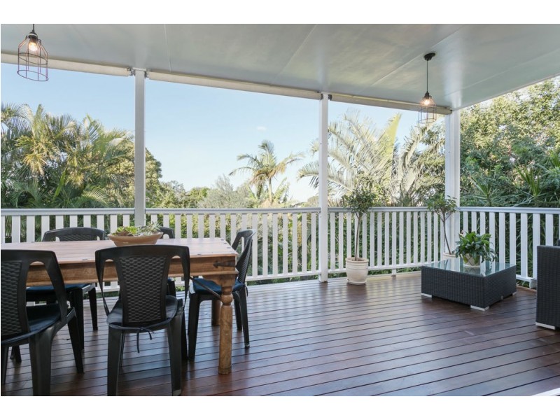 4 Regent Street, Wynnum West QLD 4178