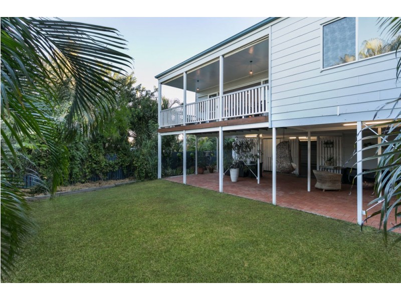 4 Regent Street, Wynnum West QLD 4178