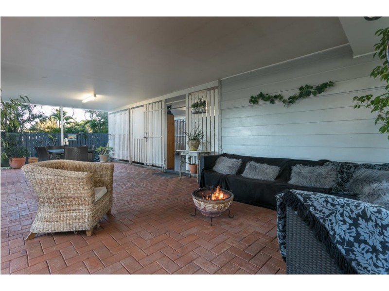 4 Regent Street, Wynnum West QLD 4178