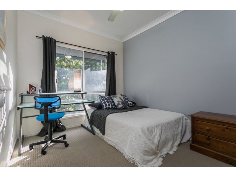 4 Regent Street, Wynnum West QLD 4178