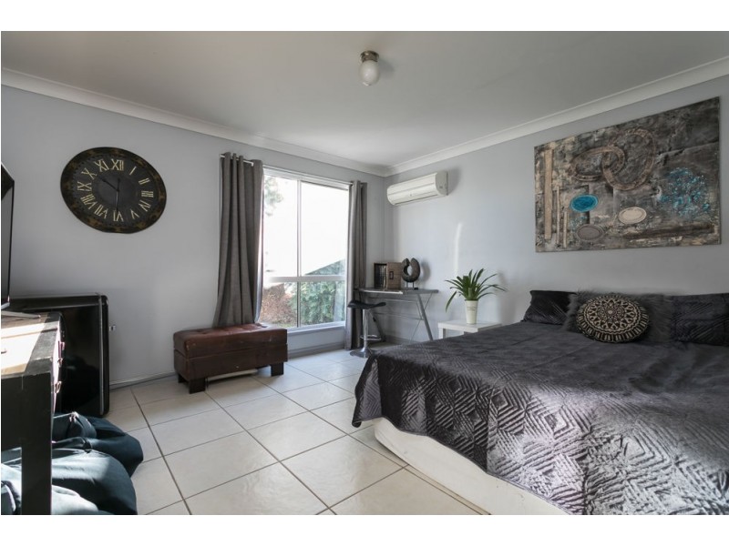 4 Regent Street, Wynnum West QLD 4178