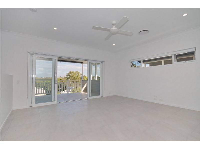 50 Barrinia Street, Manly QLD 4179